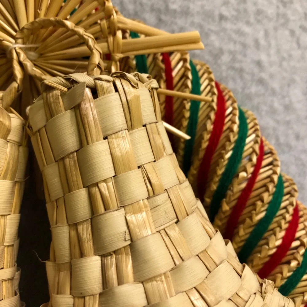 NWOT - Woven Straw Holiday Bell Wreath